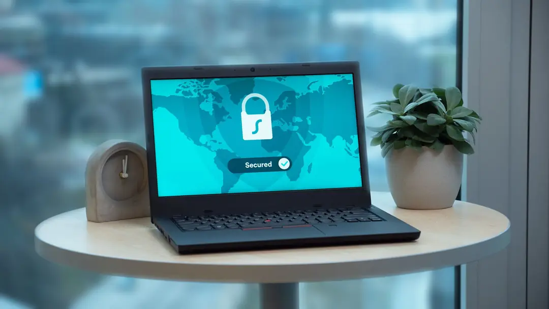 Laptop showing a padlock icon
