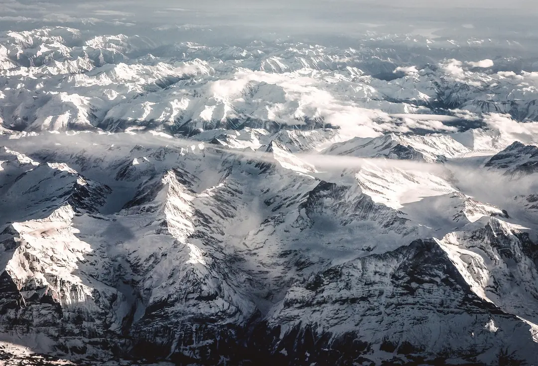 Snow-covered peaks in the Swiss Alps
